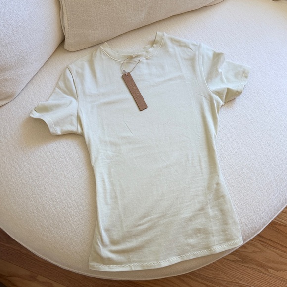 SKIMS Tops - Skims COTTON JERSEY T-SHIRT Brand new with price tag